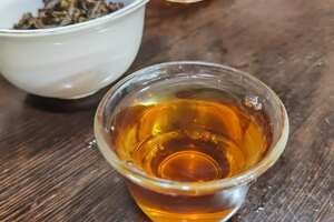 98年中茶粉红印生茶，烟韵好，回甘快，茶气足。白菜味