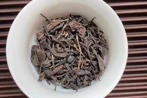 2003年布朗散茶生茶
这种茶能卖多少钱全凭品质了
