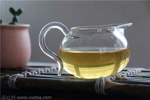 生茶和普洱熟茶的口感有何区别（普洱茶生茶和熟茶功效有何区别）