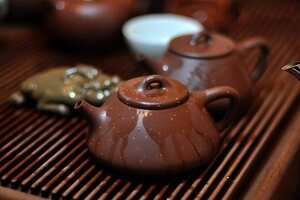 紫砂壶壶型对泡茶有何影响?（紫砂壶各种壶型泡茶）