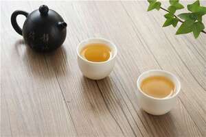 用紫砂壶如何提高普洱茶的香气？