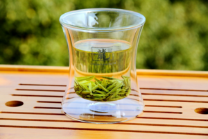听鲁成银研究员说如何区分手工龙井茶与机制龙井茶