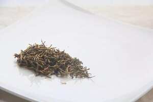乌龙茶产品分为正茶副茶