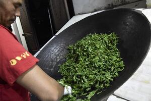 名优绿茶传统贮藏