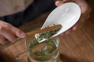 绿茶，很“忌讳”用茶壶泡！想要茶汤鲜爽回甘，这4个步骤很关键