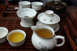冬天喝红茶好还是绿茶好_绿茶好（绿茶解腻效果好）