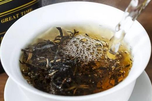 英德红茶用多少度水温冲泡合适？