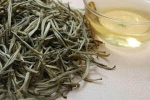 白茶是绿茶还是乌龙白茶是什么茶？