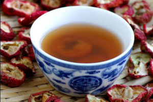 红茶山楂泡水的功效，红茶可以与什么