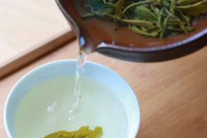 冲泡绿茶的三种投茶方式，哪一种最好呢？
