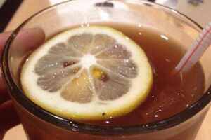 柠檬红茶做法_红茶柠檬水的正确泡法