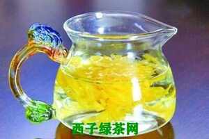 【茶功效】菊花绿茶的功效与作用喝菊花绿茶的好处有哪些