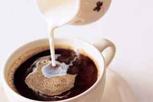 红茶牛奶一起喝的危害有哪些红茶适合什么人喝
