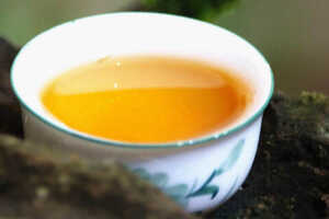 乌龙茶属于绿茶还是红茶（乌龙茶,绿茶,红茶,白茶的区别）