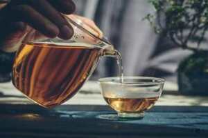 龙井和乌龙茶哪个是半发酵茶（龙井和乌龙茶哪个好）