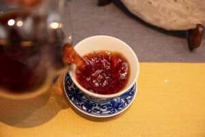 六堡茶与熟普洱茶的功效