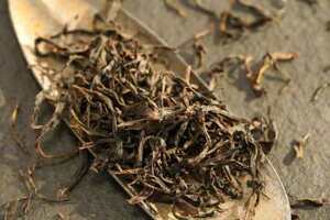 乌龙茶和绿茶的区别是什么（乌龙茶和绿茶的功效区别是什么）