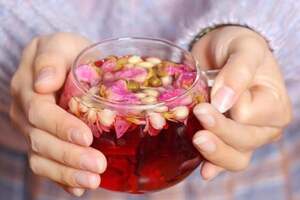 茉莉和玫瑰花能一起泡茶喝（金银花茉莉玫瑰花能一起泡茶吗）