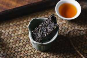 黑茶多少钱一斤