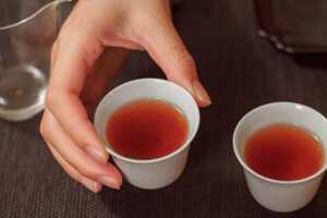 小青柑红茶的功效和保质期（小青柑红茶的功效与作用价格）