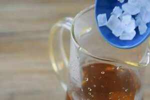 冰糖红茶的功效与作用及禁忌症（姜红茶的功效与作用及禁忌症）