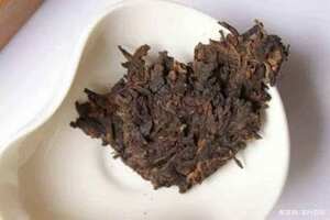 普洱茶的功效与作用及食用方法（普洱茶膏的功效与作用及食用方法）