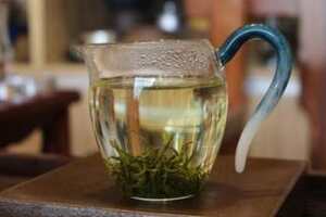 喝崂山绿茶的好处（喝崂山绿茶的好处和功效）