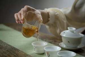 桃子乌龙茶饮料
