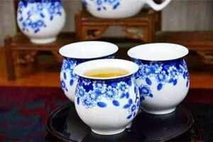 为什么中国的茶杯不像外国的杯子一样带“把”？