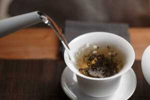 崂山绿茶用多少度水泡