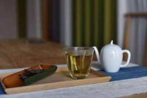 白茶是绿茶吗要放冰箱里吗