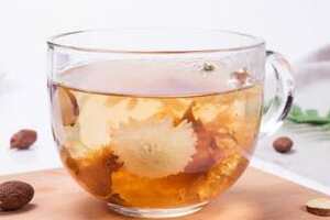 菊花泡水喝的功效与作用菊花泡茶