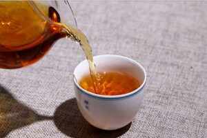 红茶的功效与作用对女孩子（经常喝红茶对女性有什么好处?）