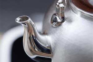 手艺中国·银壶：千锤万打，一把壶一种人生