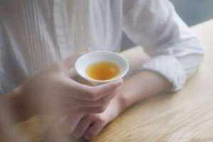 干百合绿茶的功效与禁忌