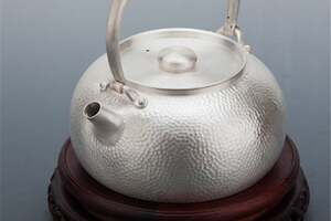 铜壶／铁壶／钢壶／陶壶…喝茶时该如何挑选一把煮水壶？