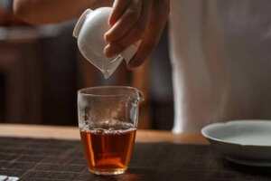 红茶的功效与作用和注意事项（红茶的功效与作用及禁忌症）
