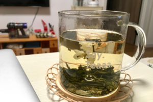 茉莉花搭配红茶还是绿茶好