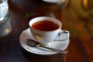 蜂蜜红茶的功效与作用及禁忌症（蜂蜜柠檬红茶的功效与作用及食用方法）