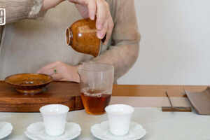 红茶是怎么来的（红茶的起源和发展历史）