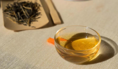 如何辨别滇红茶是否添加了色素和香精？