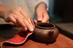 紫砂壶中的茶垢怎么能去除干净