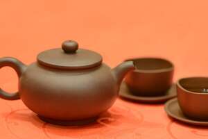 茶叶煮紫砂壶掉色是买到假壶了吗