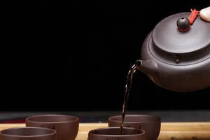 用cc的紫砂壶冲泡熟普洱茶时，其茶水比例是多少？