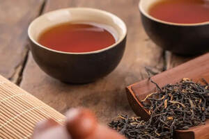 红茶，绿茶和黑茶的区别（红茶绿茶和黑茶的区别）