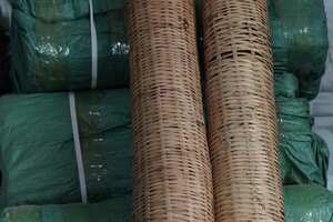 2000年布朗山古树竹篓茶柱6000克，滋味浓厚茶气