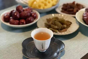 足火岩茶滋味这么足，喝茶时不配些茶点，难道不怕茶醉吗？
