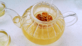 罗汉果红茶（罗汉果红茶一起泡水喝的功效）