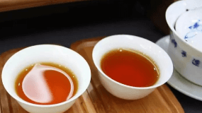 黑茶是一种自然天成的饮品