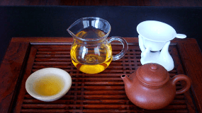 白领多喝绿茶 糖尿病人喝白茶（喝绿茶对糖尿病人有好处吗）
